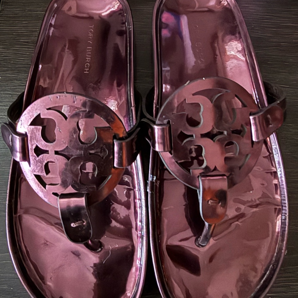 💜PRICE DROP 💜Tory Burch Metallic Purple Miller Logo Thong Sandals